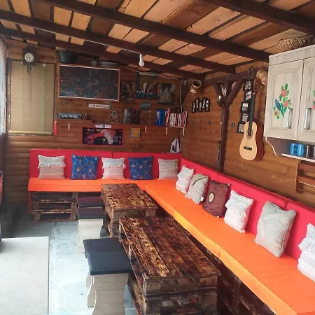 Casa Mola Homestay *